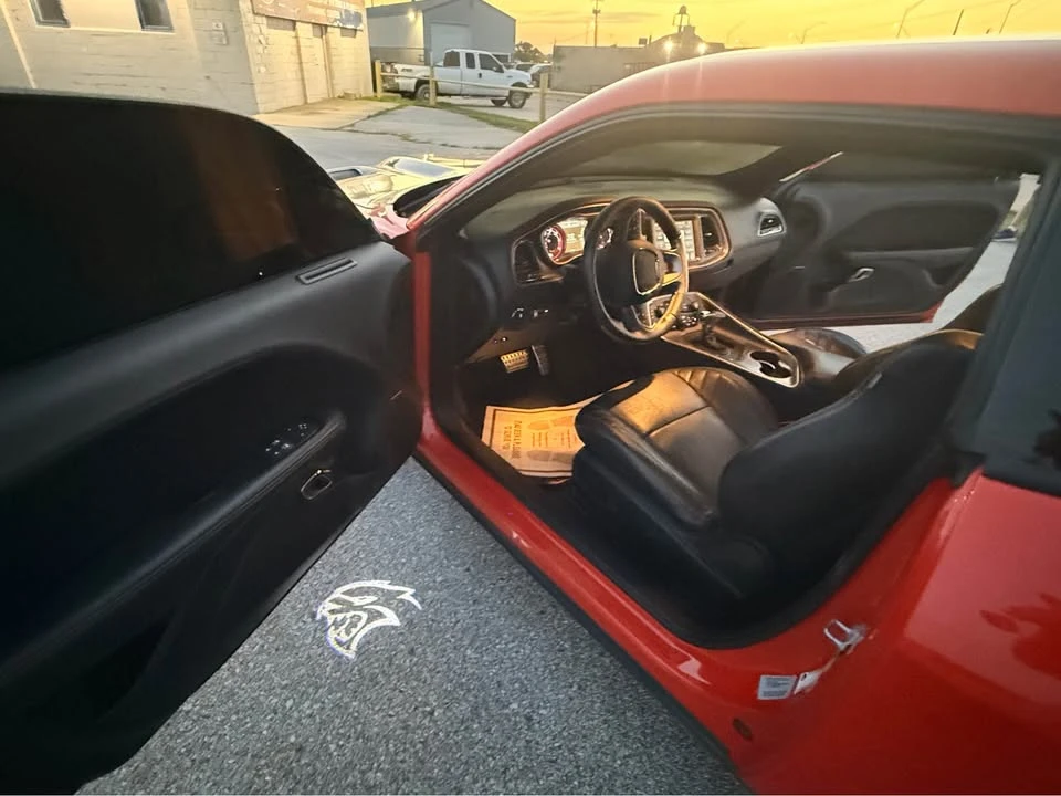 2016 Dodge Challenger SRT Hellcat 3rd Gen - Image 9 of 10