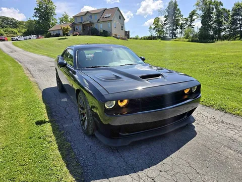 2016 Dodge Challenger SRT Hellcat Coupe 2D
