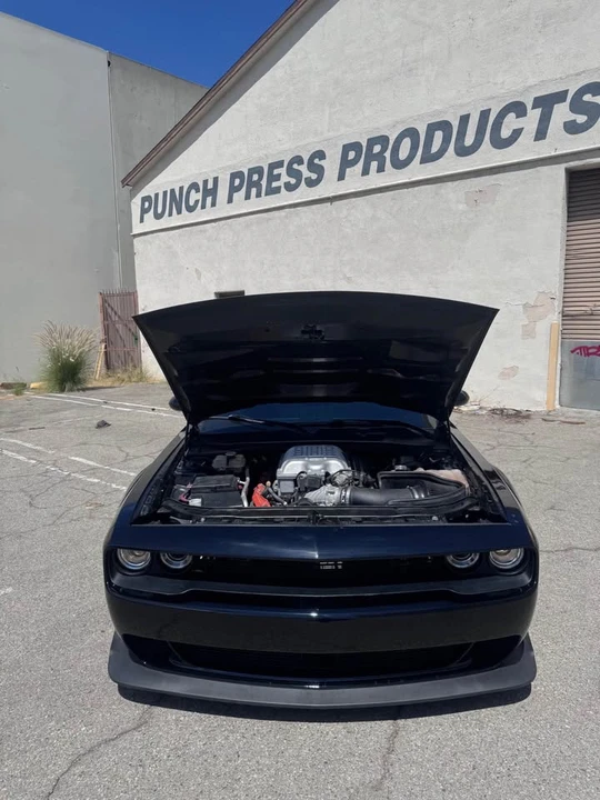 2016 Dodge Challenger SRT Hellcat 3rd Gen - Image 9 of 10