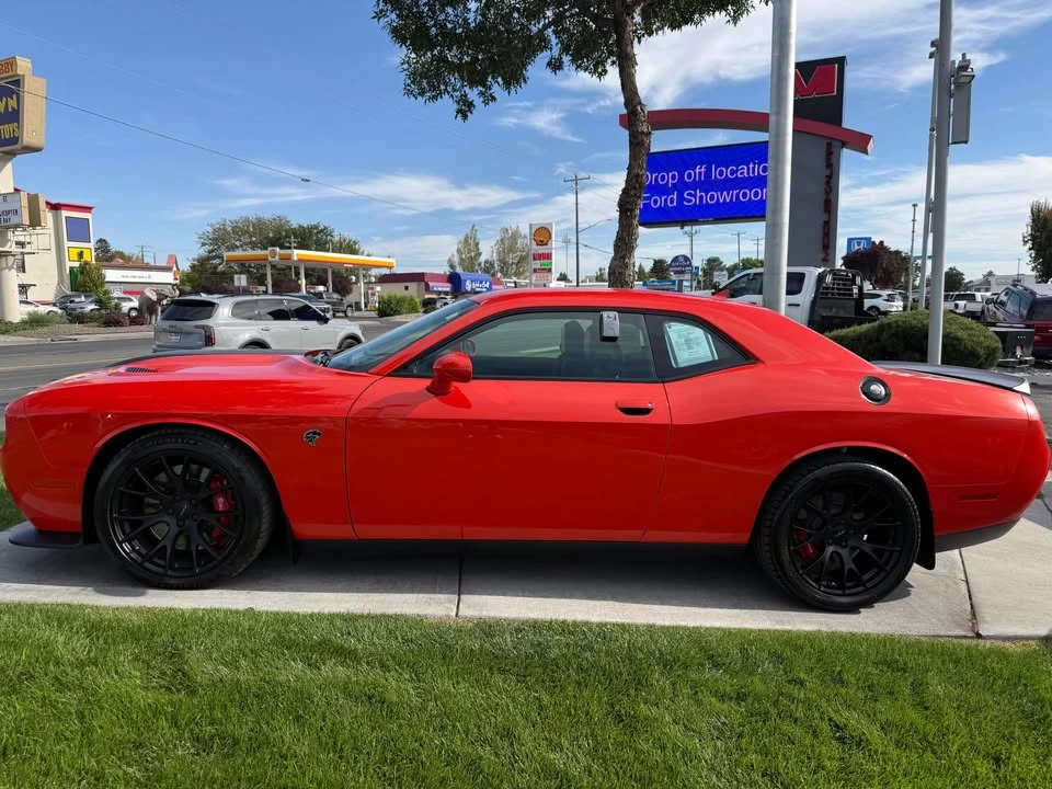 2016 Dodge Challenger SRT Hellcat 3rd Gen - Image 5 of 11