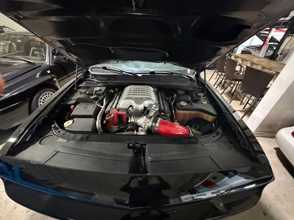 2016 Dodge Challenger SRT Hellcat 3rd Gen - Image 14 of 15
