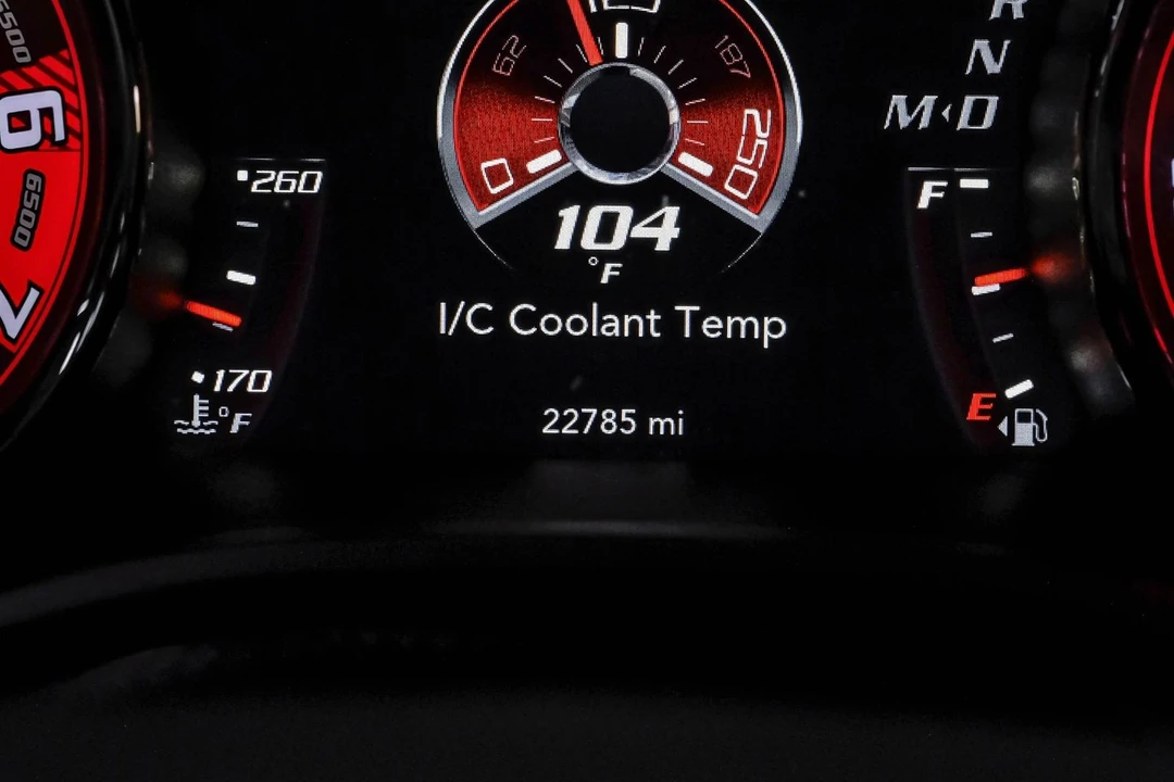 2016 Dodge Challenger SRT Hellcat 3rd Gen - Image 25 of 31