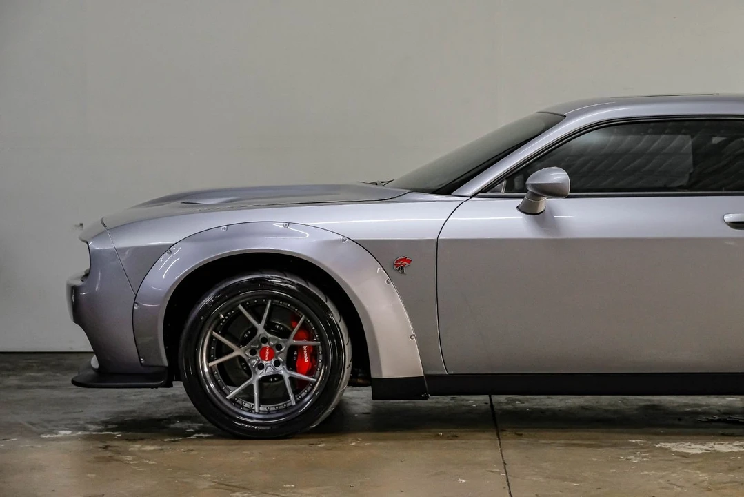 2016 Dodge Challenger SRT Hellcat 3rd Gen - Image 17 of 31