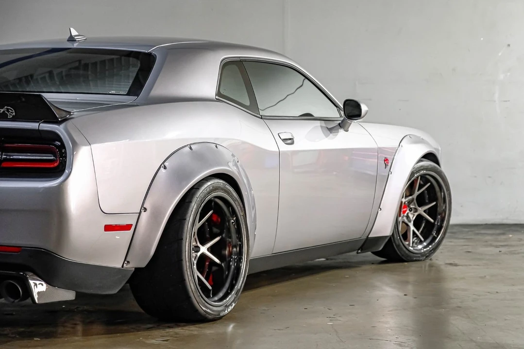 2016 Dodge Challenger SRT Hellcat 3rd Gen - Image 13 of 31