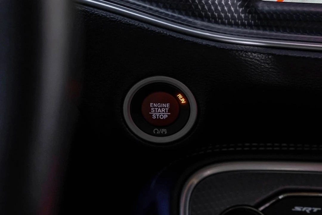 2016 Dodge Challenger SRT Hellcat 3rd Gen - Image 26 of 31