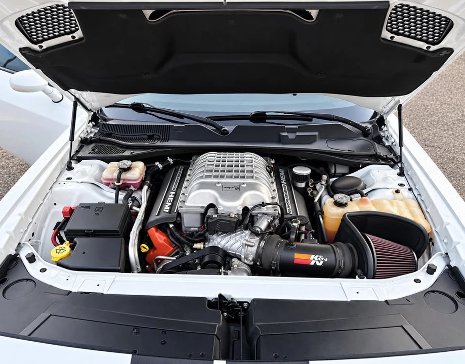 2016 Dodge Challenger SRT Hellcat 3rd Gen - Image 10 of 13