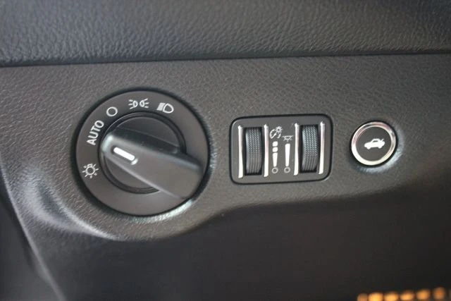 2016 Dodge Challenger SRT Hellcat 3rd Gen - Image 16 of 20
