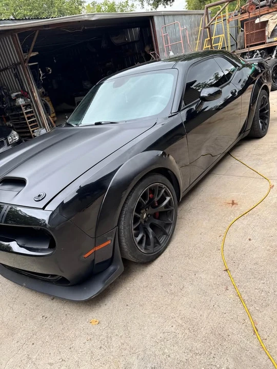 2016 Dodge Challenger SRT Hellcat 3rd Gen - Image 4 of 15
