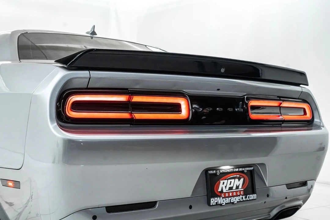 2016 Dodge Challenger SRT Hellcat 3rd Gen - Image 13 of 31