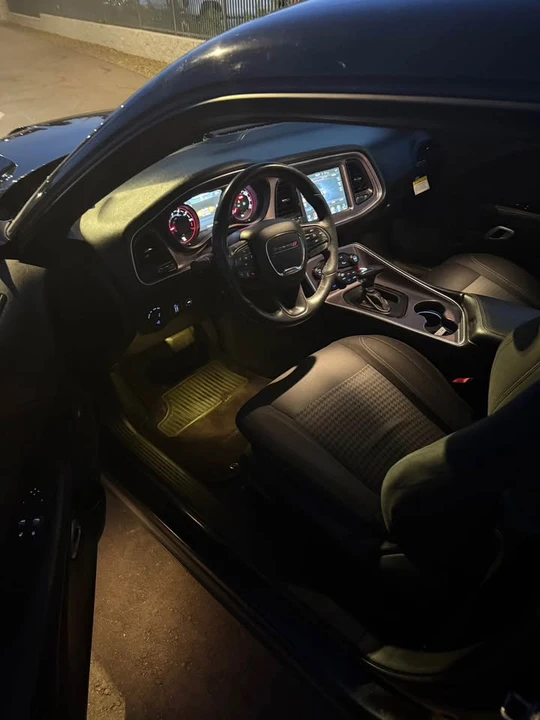 2016 Dodge Challenger 3rd Gen - Image 10 of 16