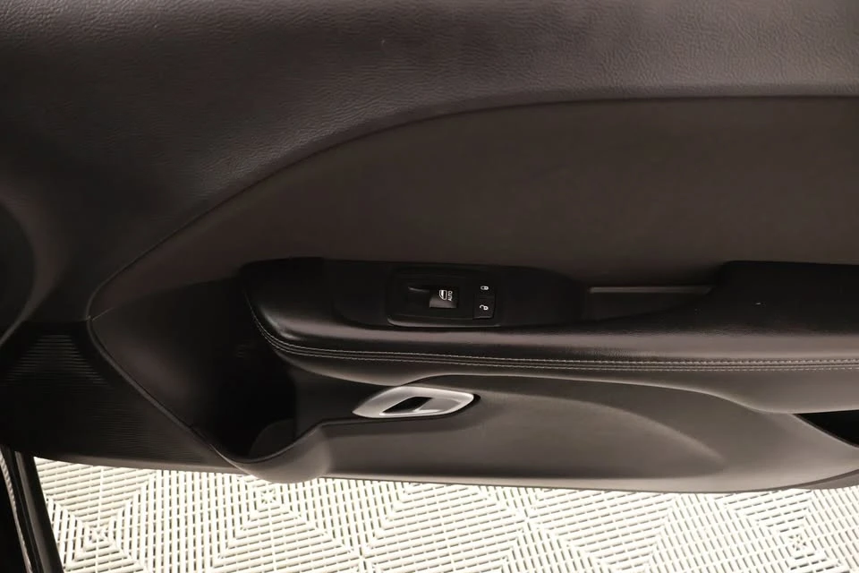 2016 Dodge Challenger 3rd Gen - Image 13 of 19
