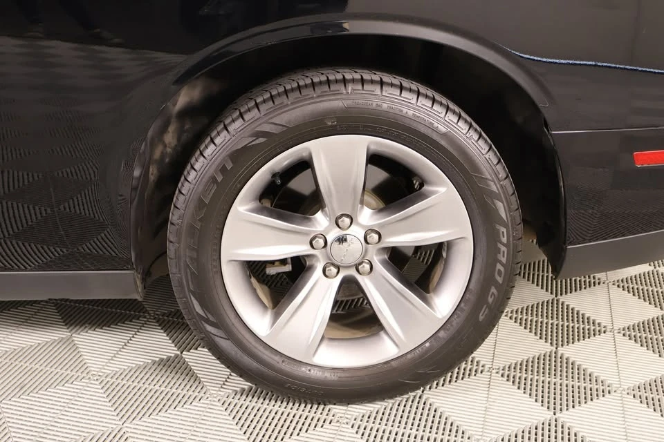 2016 Dodge Challenger 3rd Gen - Image 15 of 19