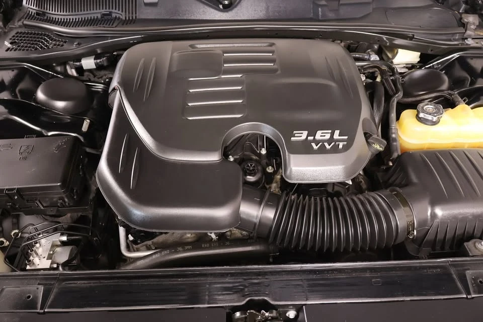 2016 Dodge Challenger 3rd Gen - Image 16 of 19