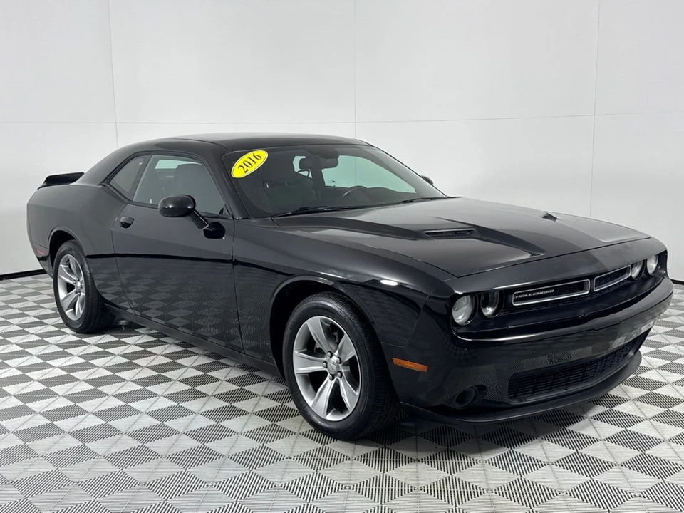 2016 Dodge Challenger 3rd Gen - Image 3 of 12