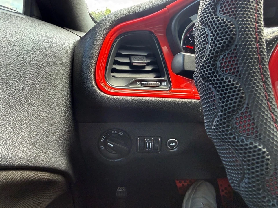 2016 Dodge Challenger 3rd Gen - Image 19 of 31