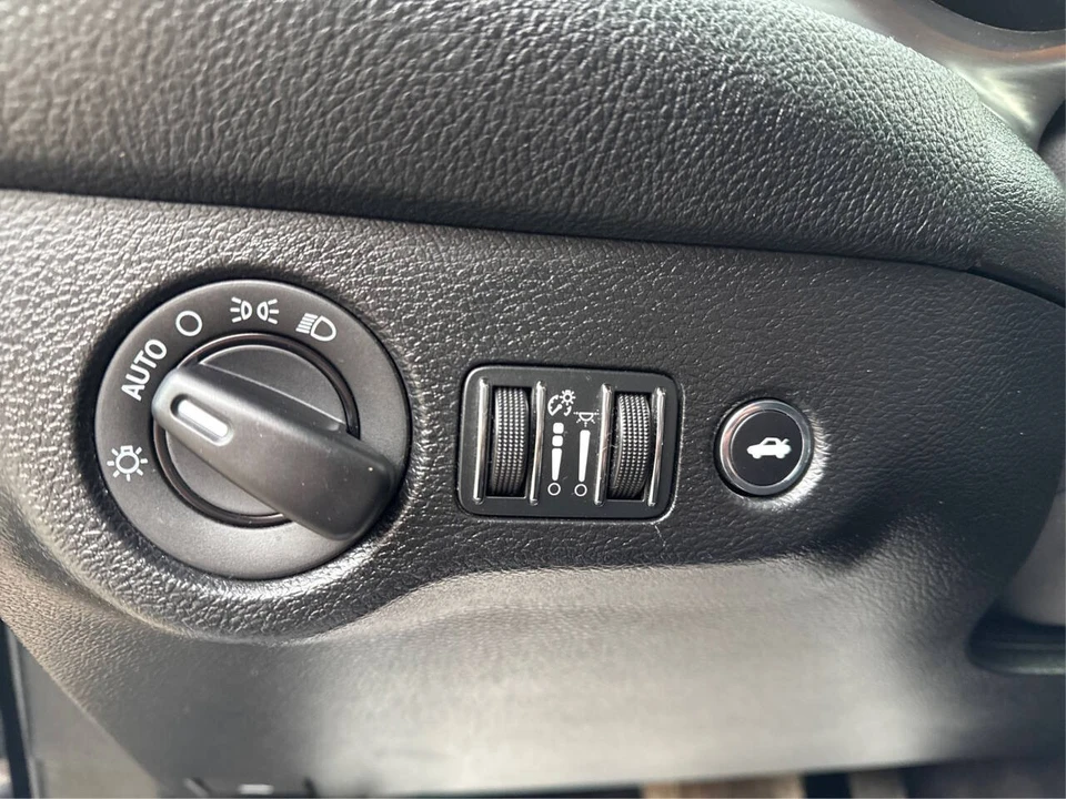 2016 Dodge Challenger 3rd Gen - Image 17 of 21