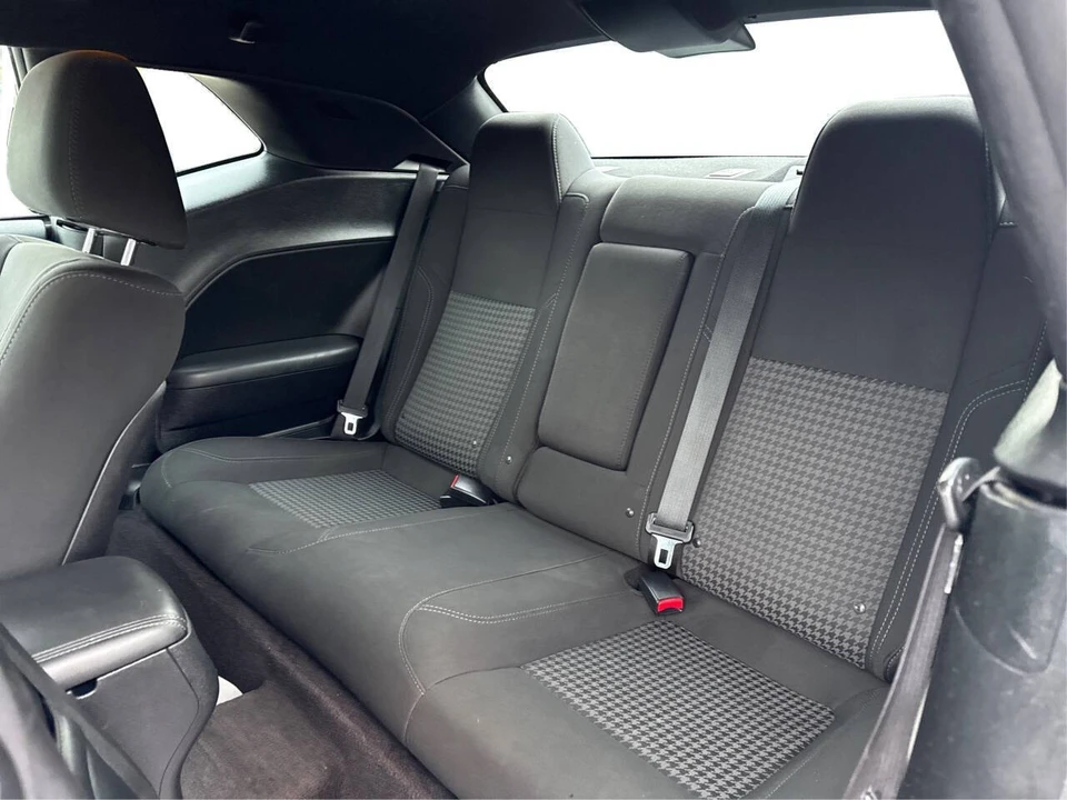 2016 Dodge Challenger 3rd Gen - Image 10 of 21