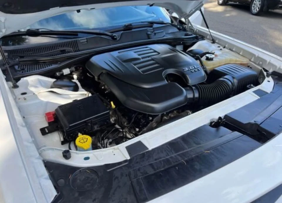 2016 Dodge Challenger 3rd Gen - Image 6 of 8
