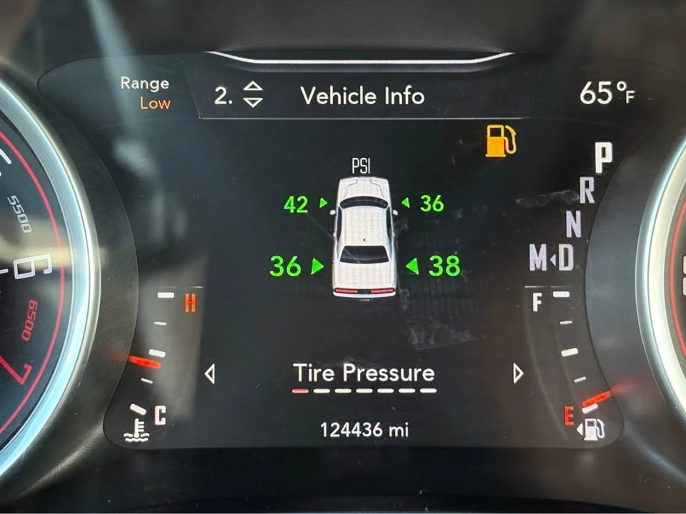 2016 Dodge Challenger 3rd Gen - Image 9 of 17