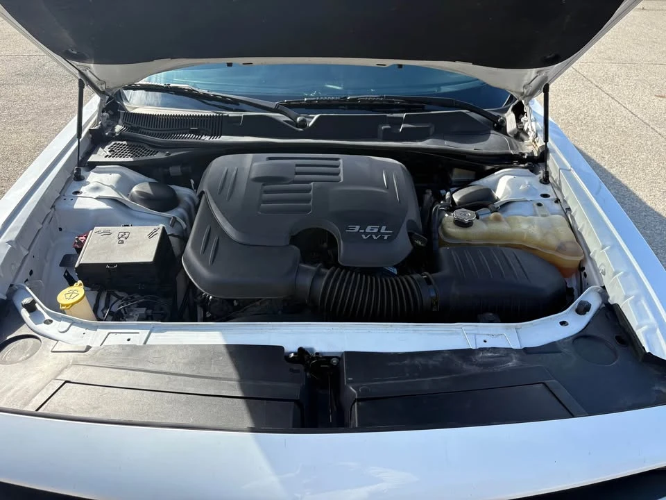 2016 Dodge Challenger 3rd Gen - Image 16 of 17