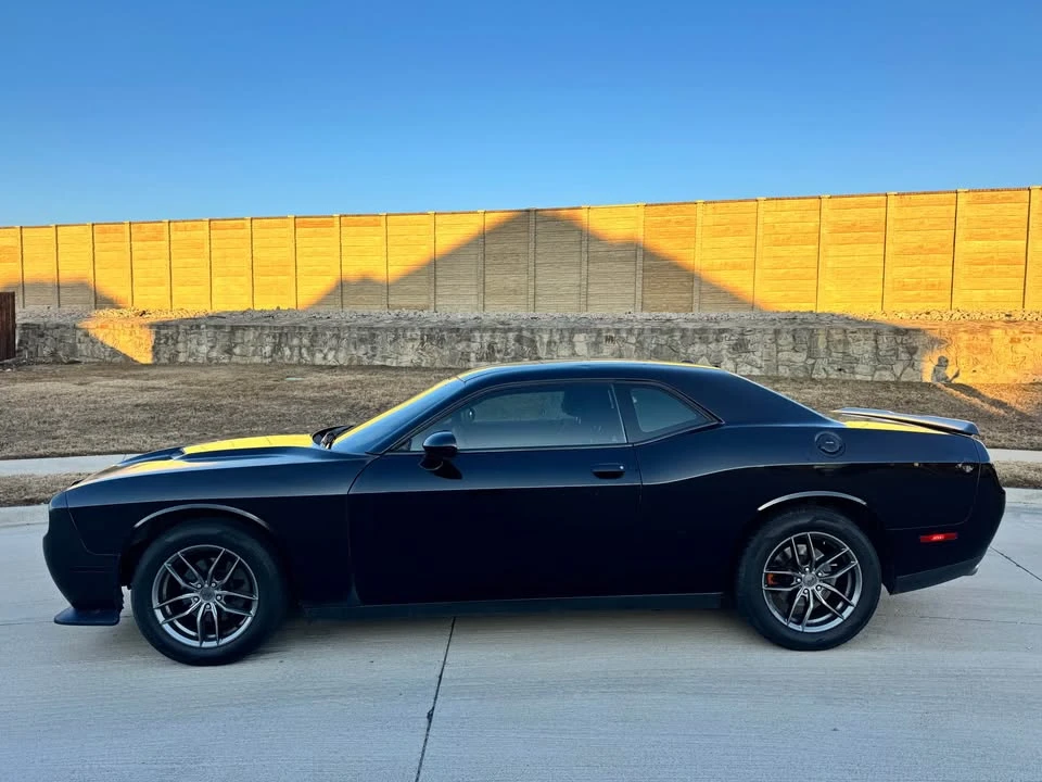 2016 Dodge Challenger 3rd Gen - Image 11 of 17