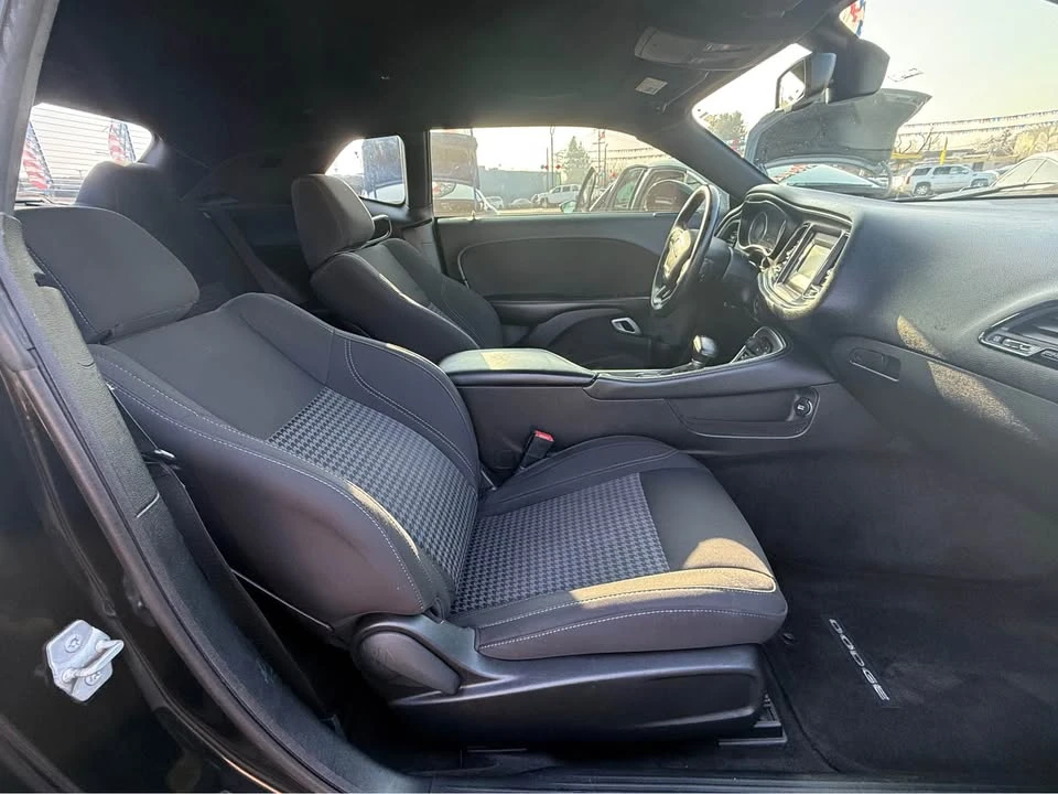 2016 Dodge Challenger 3rd Gen - Image 9 of 16