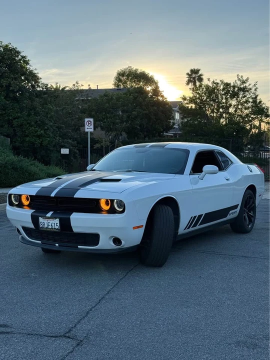 2016 Dodge Challenger 3rd Gen - Image 3 of 8