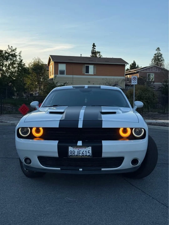 2016 Dodge Challenger 3rd Gen - Image 2 of 8