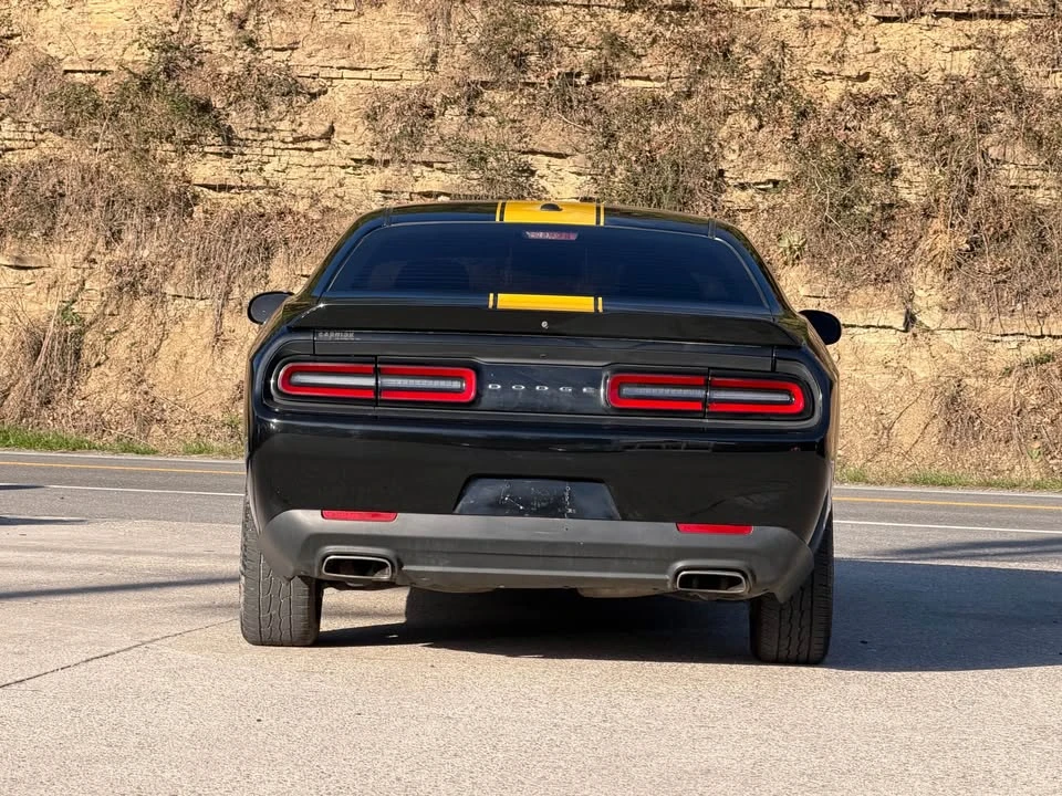 2016 Dodge Challenger - Image 5 of 16