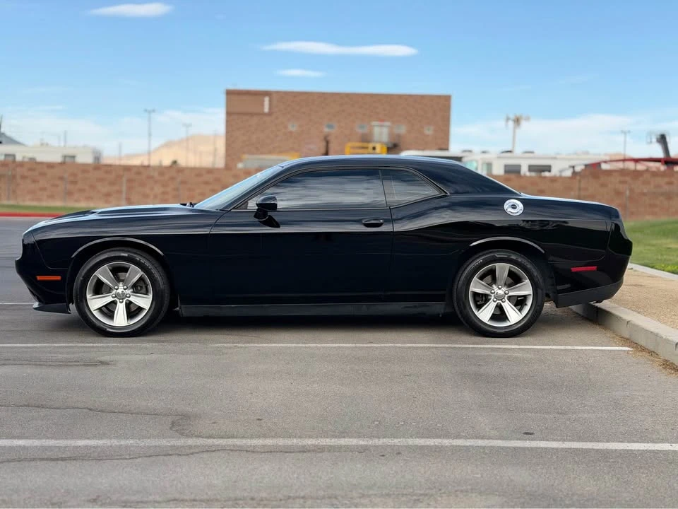 2016 Dodge Challenger - Image 8 of 10