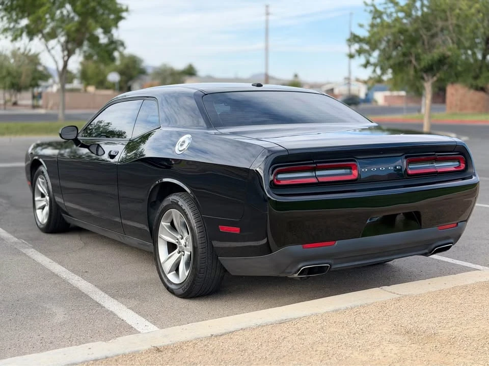 2016 Dodge Challenger - Image 9 of 10