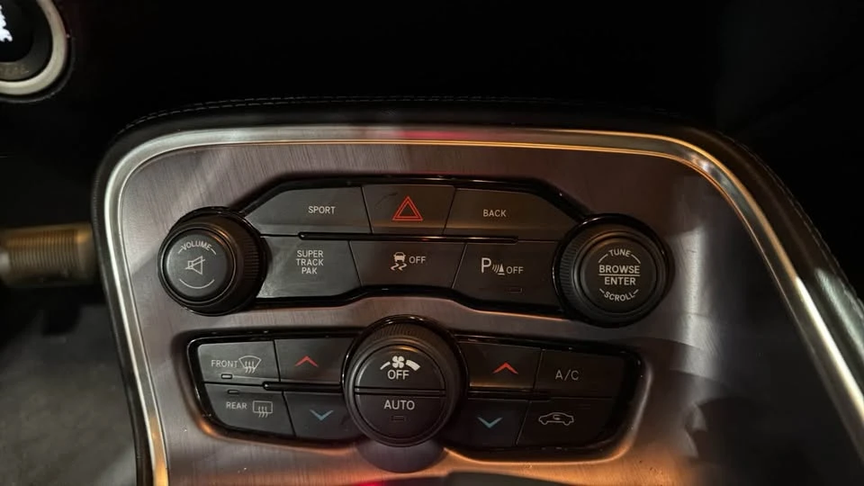 2016 Dodge Challenger 3rd Gen - Image 11 of 12