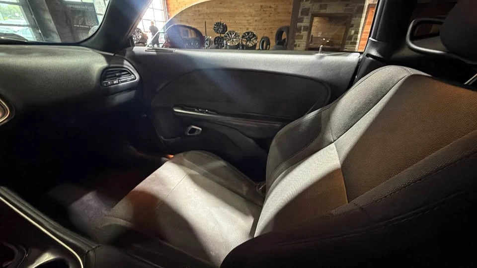2016 Dodge Challenger 3rd Gen - Image 9 of 12