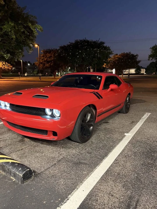 2016 Dodge Challenger 3rd Gen - Image 2 of 8