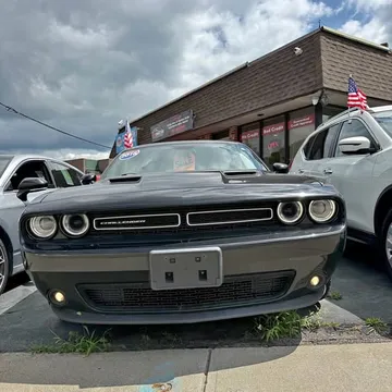 2016 Dodge Challenger SXT Coupe 2D