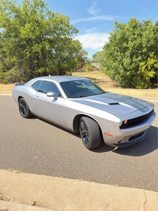 2016 Dodge Challenger 3rd Gen - Image 2 of 17