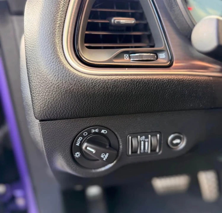 2016 Dodge Challenger 3rd Gen - Image 11 of 15