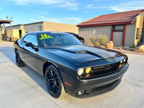 2016 Dodge Challenger SXT Coupe 2D