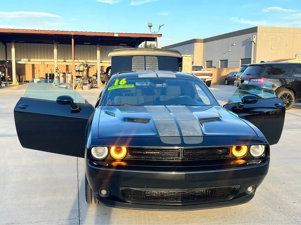 2016 Dodge Challenger 3rd Gen - Image 4 of 14