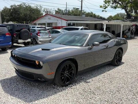 2016 Dodge Challenger SXT Coupe