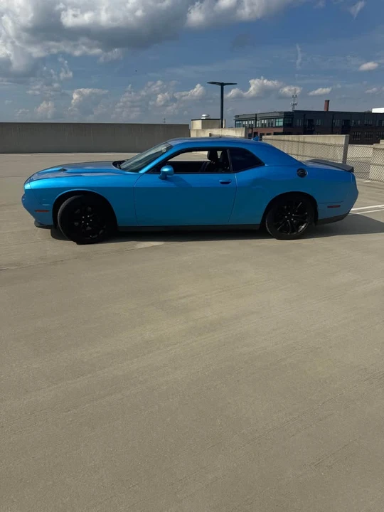 2016 Dodge Challenger 3rd Gen - Image 2 of 10