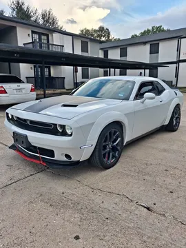2016 Dodge Challenger SXT Coupe 2D
