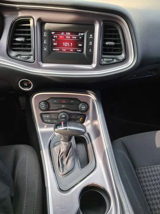 2016 Dodge Challenger 3rd Gen - Image 15 of 20