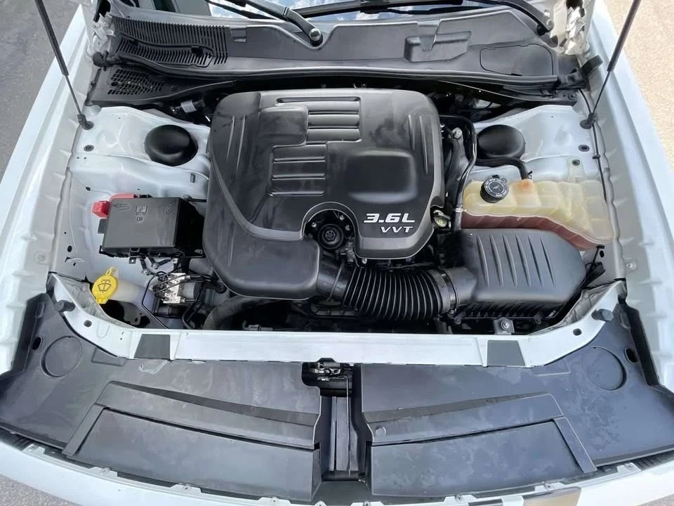 2016 Dodge Challenger 3rd Gen - Image 15 of 16