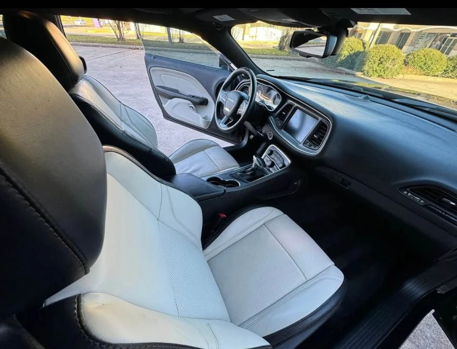 2016 Dodge Challenger 3rd Gen - Image 9 of 16