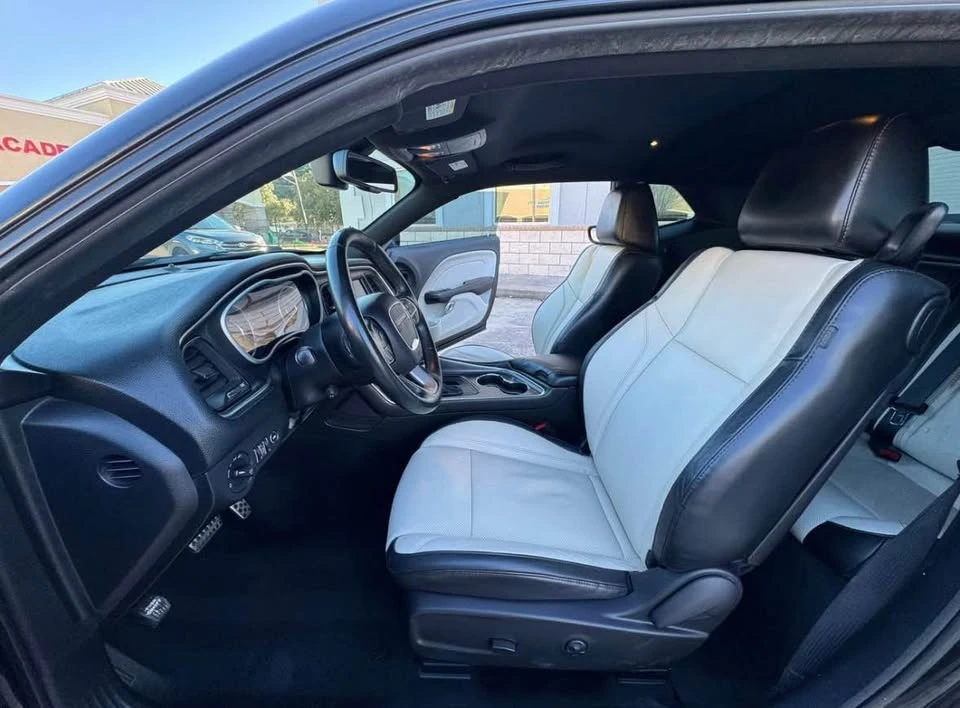 2016 Dodge Challenger 3rd Gen - Image 8 of 16