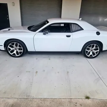 2016 Dodge Challenger SXT Plus