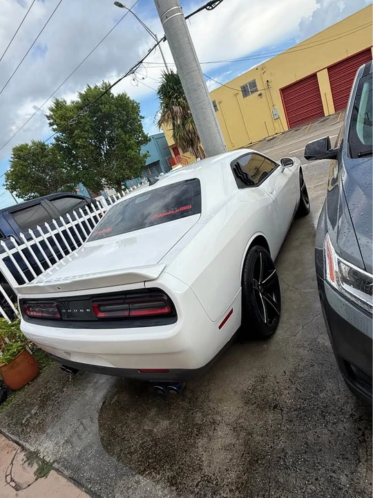 2016 Dodge Challenger 3rd Gen - Image 9 of 17