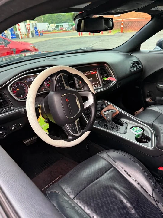 2016 Dodge Challenger 3rd Gen - Image 9 of 10