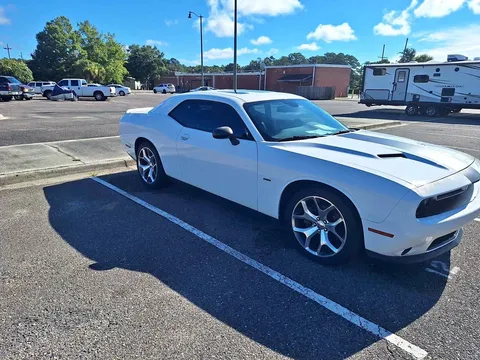 2016 Dodge Challenger SXT Plus